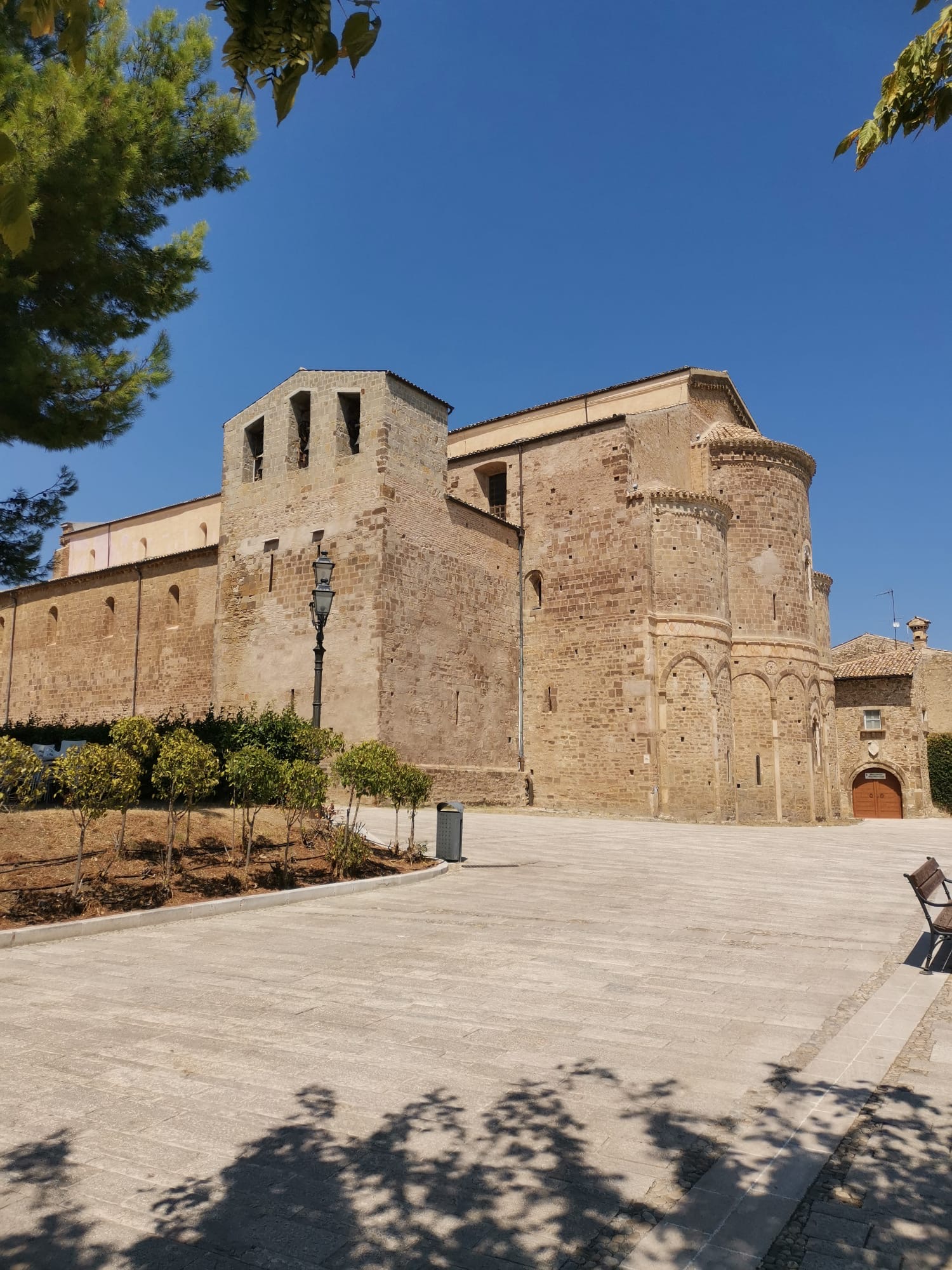 San Giovanni in Venere, tra romanico e gotico