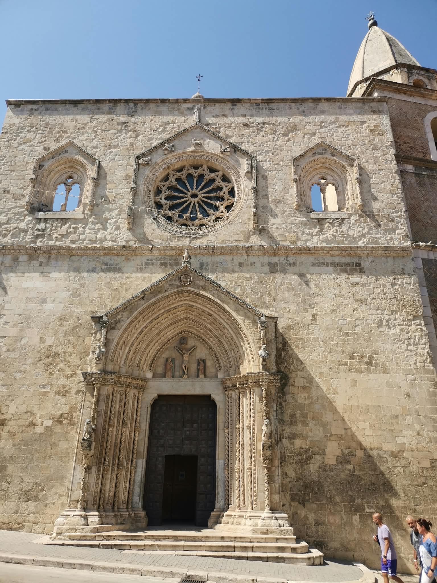 Larino e un Duomo che stupisce